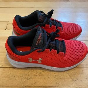 Under Armour boys sneakers, Size 5 Youth